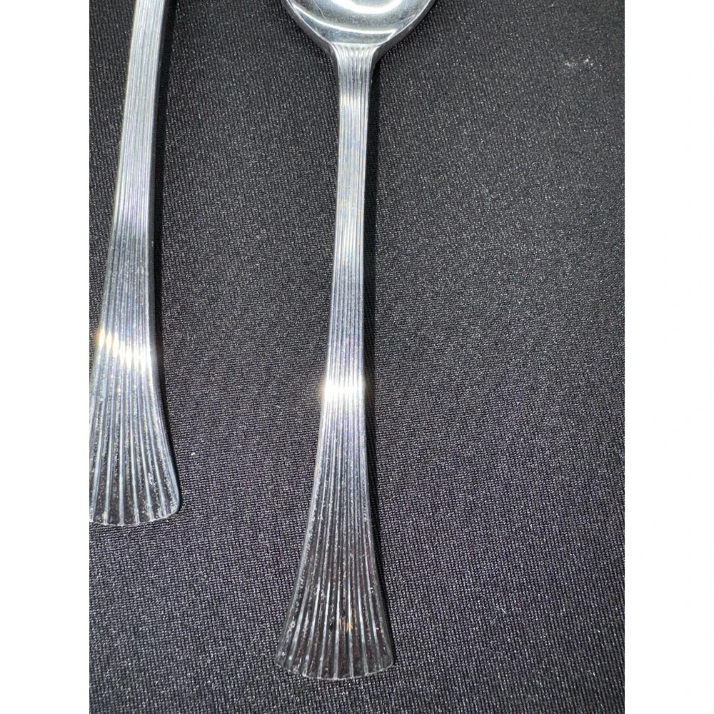 The Cellar CLF17 Stainless 8 Dinner Knives 2 Spoons Glossy Fan Ribbed Flatware